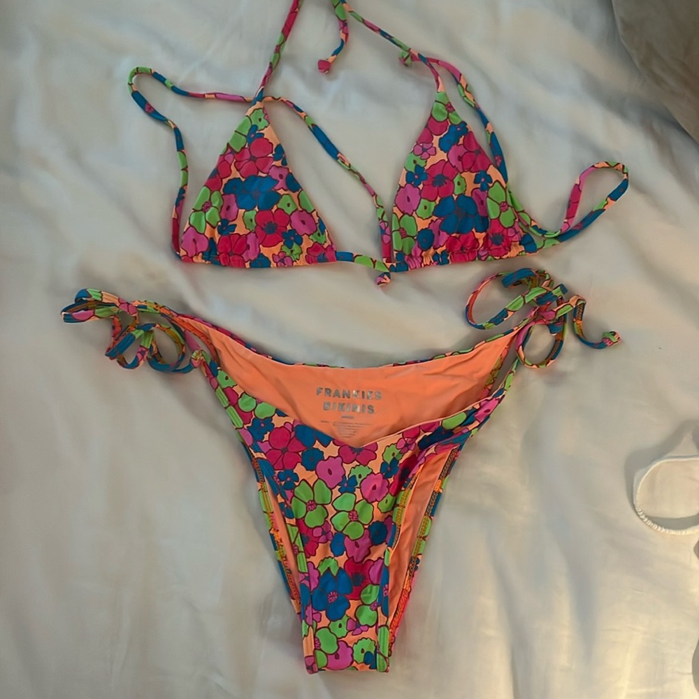 Frankie’s bikini